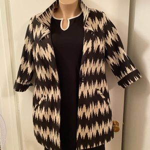 Long black/tan jacket w/pockets Extra cute collar-3/4 sleeves 3 Sisters $40